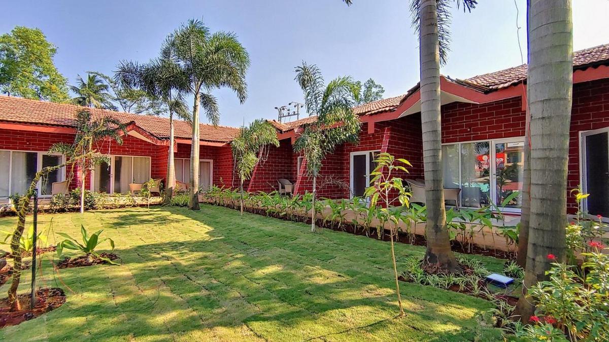 Whispering Woods Resort Lonavala Buitenkant foto