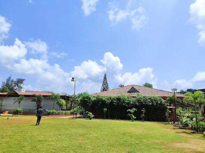Whispering Woods Resort Lonavala Buitenkant foto