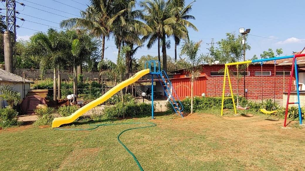 Whispering Woods Resort Lonavala Buitenkant foto