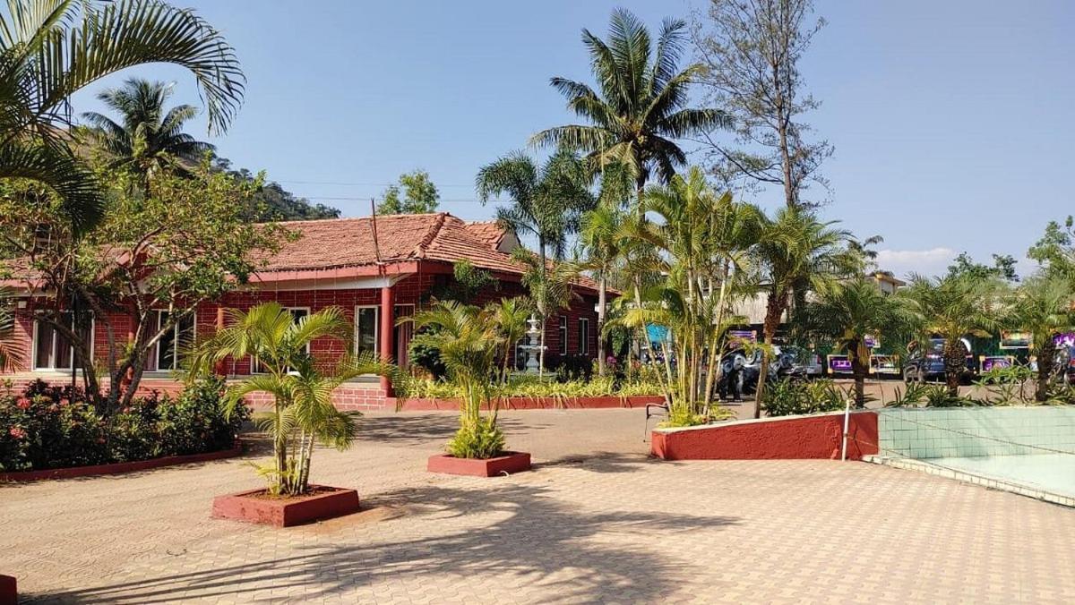 Whispering Woods Resort Lonavala Buitenkant foto